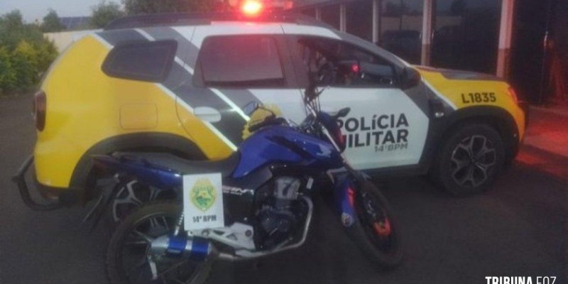 Motociclista é flagrado empinando e tem a moto apreendida em Missal Motociclista é flagrado empinando e tem a moto apreendida em Missal