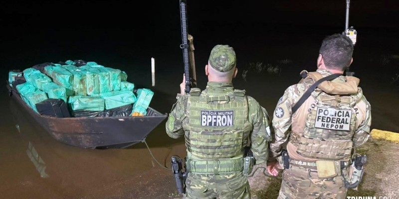 PF, PM e PC apreendem embarcação carregada com 50 mil maços de cigarros em Missal PF, PM e PC apreendem embarcação carregada com 50 mil maços de cigarros em Missal
