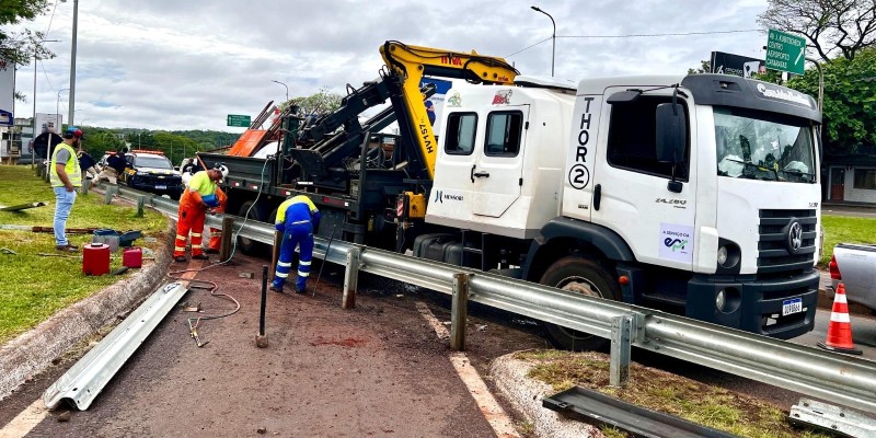 PRF informa fechamento do acesso ao Jardim Jupira na BR-277 em Foz do Iguaçu PRF informa fechamento do acesso ao Jardim Jupira na BR-277 em Foz do Iguaçu