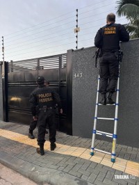 Policia Federal deflagra operação contra o tráfico internacional de armas e drogas na região sul Policia Federal deflagra operação contra o tráfico internacional de armas e drogas na região sul