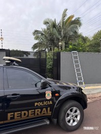 Policia Federal deflagra operação contra o tráfico internacional de armas e drogas na região sul Policia Federal deflagra operação contra o tráfico internacional de armas e drogas na região sul