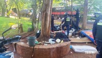 Policia Nacional do Paraguai desmonta acampamento feito por indigentes ao lado do Lago Shopping em Ciudad Del Este Policia Nacional do Paraguai desmonta acampamento feito por indigentes ao lado do Lago Shopping em Ciudad Del Este