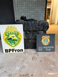 PF e PM apreende 84 quilos de maconha em porto clandestino no Rio Paraná PF e PM apreende 84 quilos de maconha em porto clandestino no Rio Paraná