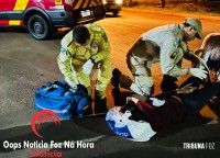 Motociclista atropela cachorro e passageira fica ferida; Animal também se machuca Motociclista atropela cachorro e passageira fica ferida; Animal também se machuca