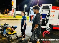Mulher arrasta motocicleta por 200 metros após acidente na BR-277; motociclista e passageiro ficam feridos Mulher arrasta motocicleta por 200 metros após acidente na BR-277; motociclista e passageiro ficam feridos
