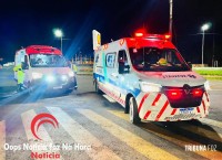 Mulher arrasta motocicleta por 200 metros após acidente na BR-277; motociclista e passageiro ficam feridos Mulher arrasta motocicleta por 200 metros após acidente na BR-277; motociclista e passageiro ficam feridos