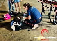 Mulher arrasta motocicleta por 200 metros após acidente na BR-277; motociclista e passageiro ficam feridos Mulher arrasta motocicleta por 200 metros após acidente na BR-277; motociclista e passageiro ficam feridos