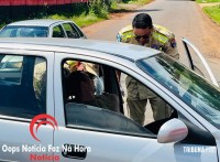 Colisão entre dois carros na marginal da BR-277 deixa duas pessoas feridas Colisão entre dois carros na marginal da BR-277 deixa duas pessoas feridas