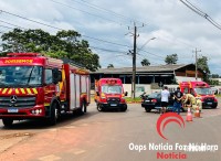Colisão entre dois carros na marginal da BR-277 deixa duas pessoas feridas Colisão entre dois carros na marginal da BR-277 deixa duas pessoas feridas