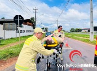 Colisão entre dois carros na marginal da BR-277 deixa duas pessoas feridas Colisão entre dois carros na marginal da BR-277 deixa duas pessoas feridas