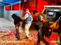 Polícia Militar intercepta duas caminhonetes roubadas e prende duas pessoas Polícia Militar intercepta duas caminhonetes roubadas e prende duas pessoas