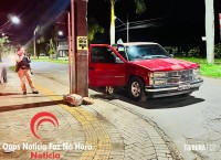 Polícia Militar intercepta duas caminhonetes roubadas e prende duas pessoas Polícia Militar intercepta duas caminhonetes roubadas e prende duas pessoas