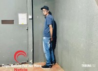 Foragido da justiça foge da PM e acaba baleado e preso em Foz do Iguaçu Foragido da justiça foge da PM e acaba baleado e preso em Foz do Iguaçu