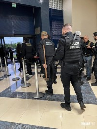 Polícia Federal desarticula duas organizações criminosas dedicadas ao descaminho de eletrônicos e outros crimes conexos Polícia Federal desarticula duas organizações criminosas dedicadas ao descaminho de eletrônicos e outros crimes conexos