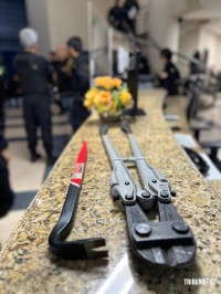 Polícia Federal desarticula duas organizações criminosas dedicadas ao descaminho de eletrônicos e outros crimes conexos Polícia Federal desarticula duas organizações criminosas dedicadas ao descaminho de eletrônicos e outros crimes conexos