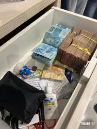 Polícia Federal desarticula duas organizações criminosas dedicadas ao descaminho de eletrônicos e outros crimes conexos Polícia Federal desarticula duas organizações criminosas dedicadas ao descaminho de eletrônicos e outros crimes conexos