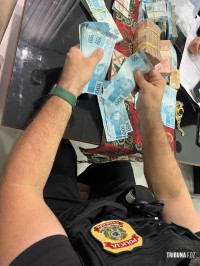 Polícia Federal desarticula duas organizações criminosas dedicadas ao descaminho de eletrônicos e outros crimes conexos Polícia Federal desarticula duas organizações criminosas dedicadas ao descaminho de eletrônicos e outros crimes conexos