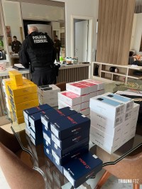 Polícia Federal desarticula duas organizações criminosas dedicadas ao descaminho de eletrônicos e outros crimes conexos Polícia Federal desarticula duas organizações criminosas dedicadas ao descaminho de eletrônicos e outros crimes conexos