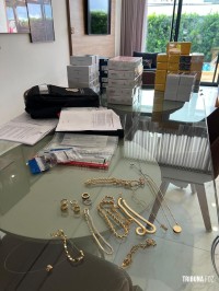 Polícia Federal desarticula duas organizações criminosas dedicadas ao descaminho de eletrônicos e outros crimes conexos Polícia Federal desarticula duas organizações criminosas dedicadas ao descaminho de eletrônicos e outros crimes conexos