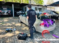 DENARC prende quatro pessoas e apreende 233 Kg de maconha na BR-277 após investigação DENARC prende quatro pessoas e apreende 233 Kg de maconha na BR-277 após investigação