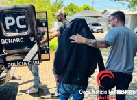 DENARC prende quatro pessoas e apreende 233 Kg de maconha na BR-277 após investigação DENARC prende quatro pessoas e apreende 233 Kg de maconha na BR-277 após investigação