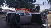 Caminhote capota após colisão no centro de Foz do Iguaçu Caminhote capota após colisão no centro de Foz do Iguaçu