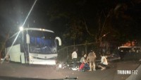 Siate socorre duas vítimas após colisão de moto e ônibus no Jardim Alice Siate socorre duas vítimas após colisão de moto e ônibus no Jardim Alice