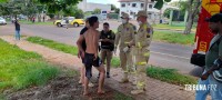 Siate socorre jovem em surto psicótico na Av. Javier Koelbel Siate socorre jovem em surto psicótico na Av. Javier Koelbel