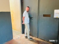 Estelionatário do Rio de Janeiro é preso pela PM ao tentar sacar dinheiro em agência bancária no centro de Foz do Iguaçu Estelionatário do Rio de Janeiro é preso pela PM ao tentar sacar dinheiro em agência bancária no centro de Foz do Iguaçu