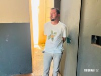 Estelionatário do Rio de Janeiro é preso pela PM ao tentar sacar dinheiro em agência bancária no centro de Foz do Iguaçu Estelionatário do Rio de Janeiro é preso pela PM ao tentar sacar dinheiro em agência bancária no centro de Foz do Iguaçu