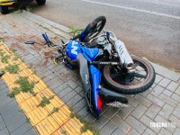 Ladrões de moto se dão mal após fugirem da Policia Militar. Um foi baleado e outro preso na Av. Andradina Ladrões de moto se dão mal após fugirem da Policia Militar. Um foi baleado e outro preso na Av. Andradina