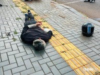 Ladrões de moto se dão mal após fugirem da Policia Militar. Um foi baleado e outro preso na Av. Andradina Ladrões de moto se dão mal após fugirem da Policia Militar. Um foi baleado e outro preso na Av. Andradina