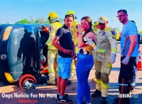 Colisão seguido de tombamento mobiliza Siate, Samu e o Corpo de Bombeiros na Av. Perimetral Leste Colisão seguido de tombamento mobiliza Siate, Samu e o Corpo de Bombeiros na Av. Perimetral Leste