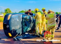 Colisão seguido de tombamento mobiliza Siate, Samu e o Corpo de Bombeiros na Av. Perimetral Leste Colisão seguido de tombamento mobiliza Siate, Samu e o Corpo de Bombeiros na Av. Perimetral Leste