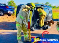 Colisão seguido de tombamento mobiliza Siate, Samu e o Corpo de Bombeiros na Av. Perimetral Leste Colisão seguido de tombamento mobiliza Siate, Samu e o Corpo de Bombeiros na Av. Perimetral Leste