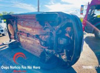 Colisão seguido de tombamento mobiliza Siate, Samu e o Corpo de Bombeiros na Av. Perimetral Leste Colisão seguido de tombamento mobiliza Siate, Samu e o Corpo de Bombeiros na Av. Perimetral Leste