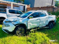 Ladrão furta caminhonete e bate em tudo que vê pela frente durante fuga no Jardim Estela Ladrão furta caminhonete e bate em tudo que vê pela frente durante fuga no Jardim Estela