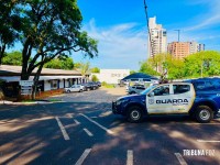 Ladrão furta caminhonete e bate em tudo que vê pela frente durante fuga no Jardim Estela Ladrão furta caminhonete e bate em tudo que vê pela frente durante fuga no Jardim Estela