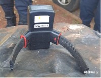 Tornozeleira eletrônica é encontrada em terreno baldio em Ciudad Del Este Tornozeleira eletrônica é encontrada em terreno baldio em Ciudad Del Este