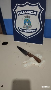 Guarda Municipal prende marido que deu uma facada na esposa Guarda Municipal prende marido que deu uma facada na esposa