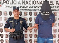 Homem preso por supostamente agredir sua companheira e sua filha de oito meses Homem preso por supostamente agredir sua companheira e sua filha de oito meses