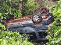 Mulher fica ferida após capotamento na rodovia em Marechal Cândido Rondon Mulher fica ferida após capotamento na rodovia em Marechal Cândido Rondon