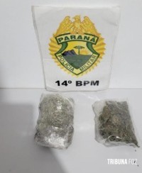 PM prende suspeito e apreende maconha tipo capulho após perseguição policial no Bubas em Foz do Iguaçu PM prende suspeito e apreende maconha tipo capulho após perseguição policial no Bubas em Foz do Iguaçu