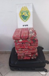 Polícia Militar apreende quase 19 Kg de maconha e prende suspeito no Posto Gasparin Polícia Militar apreende quase 19 Kg de maconha e prende suspeito no Posto Gasparin