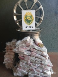 PM desarticula transporte de drogas ocultas em rodas de veículo em Foz do Iguaçu PM desarticula transporte de drogas ocultas em rodas de veículo em Foz do Iguaçu