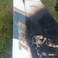 Avião fabricado no Brasil é encontrado pegando fogo em uma fazenda na cidade de Santa Rita, no Paraguai Avião fabricado no Brasil é encontrado pegando fogo em uma fazenda na cidade de Santa Rita, no Paraguai