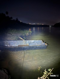 Policia Federal e Polícia Militar apreendem carga de cigarros contrabandeados no Rio Paraná Policia Federal e Polícia Militar apreendem carga de cigarros contrabandeados no Rio Paraná