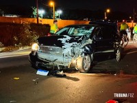 Grave acidente entre carro e moto deixa mulher em estado gravíssimo na Av. Perimetral Leste Grave acidente entre carro e moto deixa mulher em estado gravíssimo na Av. Perimetral Leste