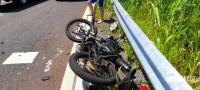 Motociclista que pilotava na contra-mão na Perimetral Leste colide de frente com veículo em cima do viaduto com a Av. das Cataratas Motociclista que pilotava na contra-mão na Perimetral Leste colide de frente com veículo em cima do viaduto com a Av. das Cataratas