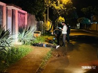 Troca de tiros com a PM durante roubo termina com um morto, um ferido e outro preso no Jardim Dona Fátima Troca de tiros com a PM durante roubo termina com um morto, um ferido e outro preso no Jardim Dona Fátima